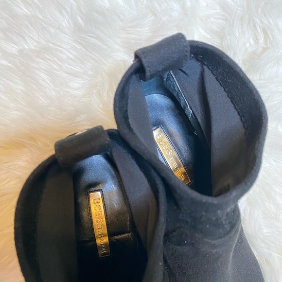 BCBGENERATION Delilah Black Faux Suede Heeled Booties 7 - Picture 6 of 8